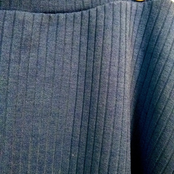 Ribbed mini skater skirt - Picture 2 of 3